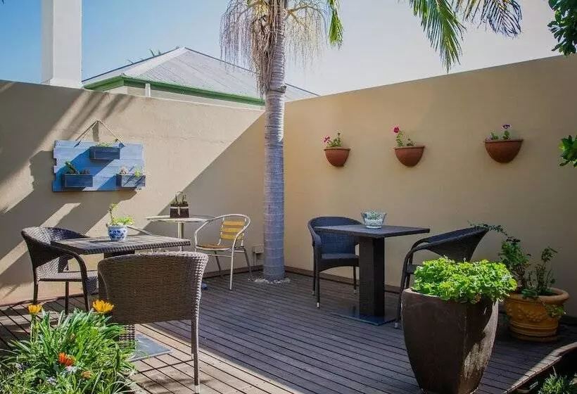 پانسیون Guesthouse Larachelle