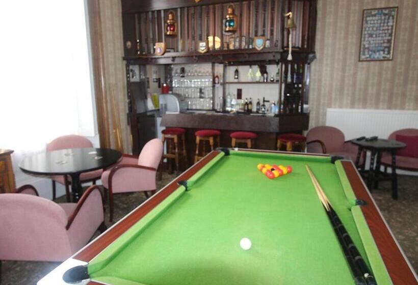 פנסיון Spring Garden Guest House