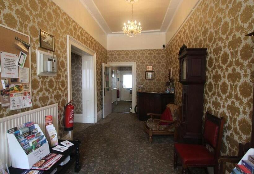 פנסיון Spring Garden Guest House