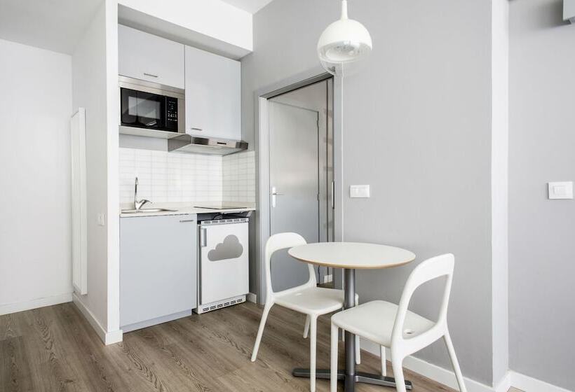 Residencia Universitaria Lesseps