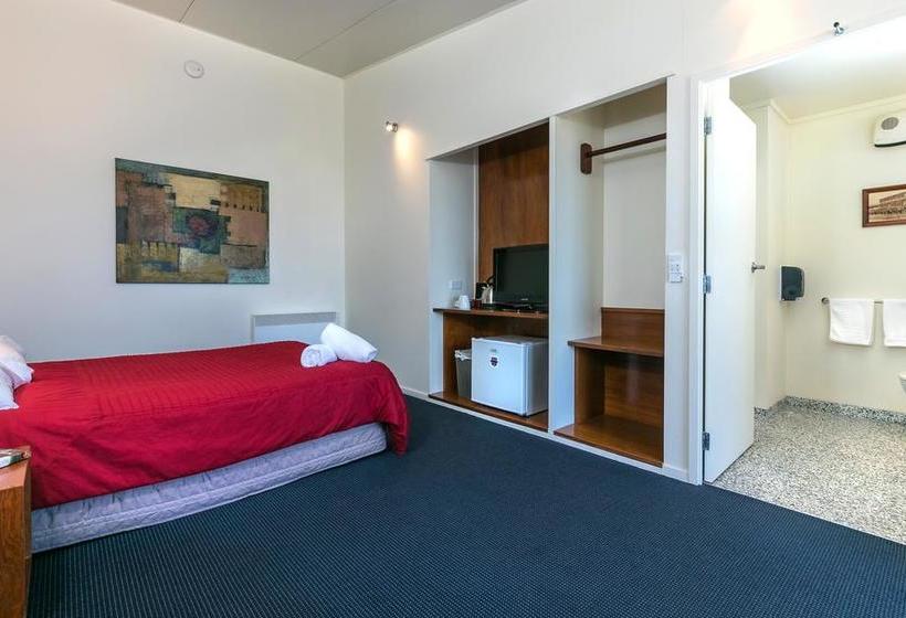 Riverlands Roadhouse Motel