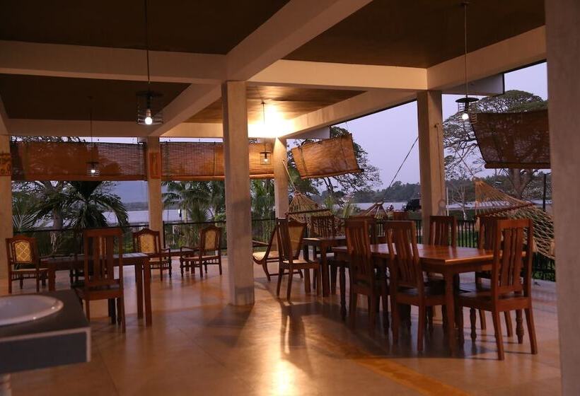 Serene Park Hotel By Ark