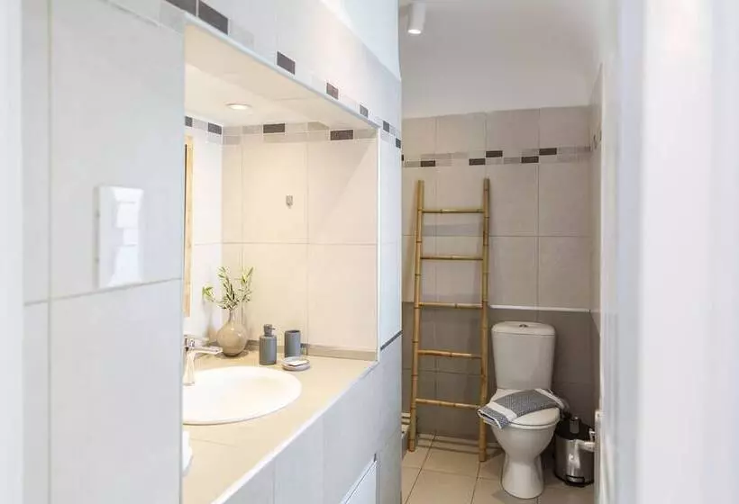 Aamiaismajoitus (B&B) Captain S House Suites