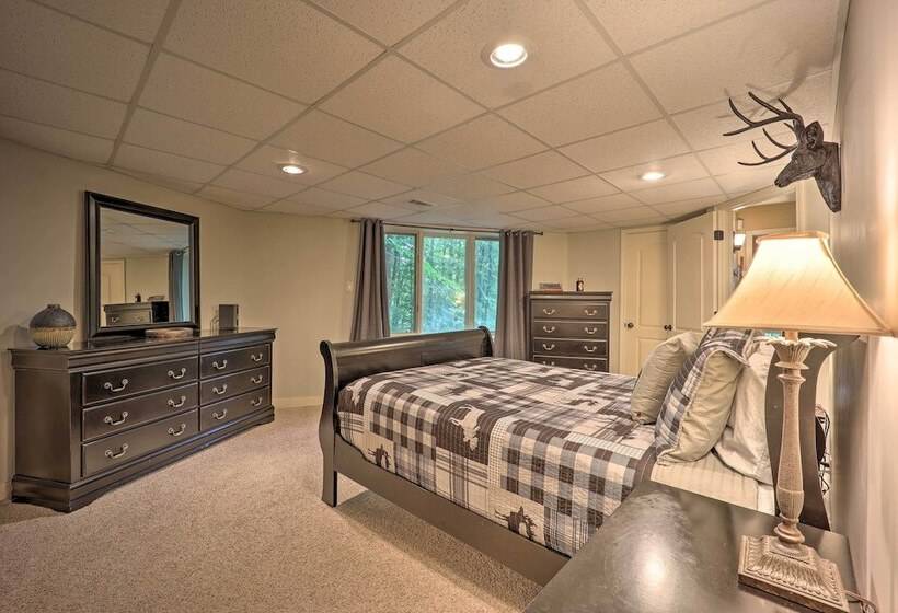 2 Decks, Mountain View: Beech Mountain Cabin!