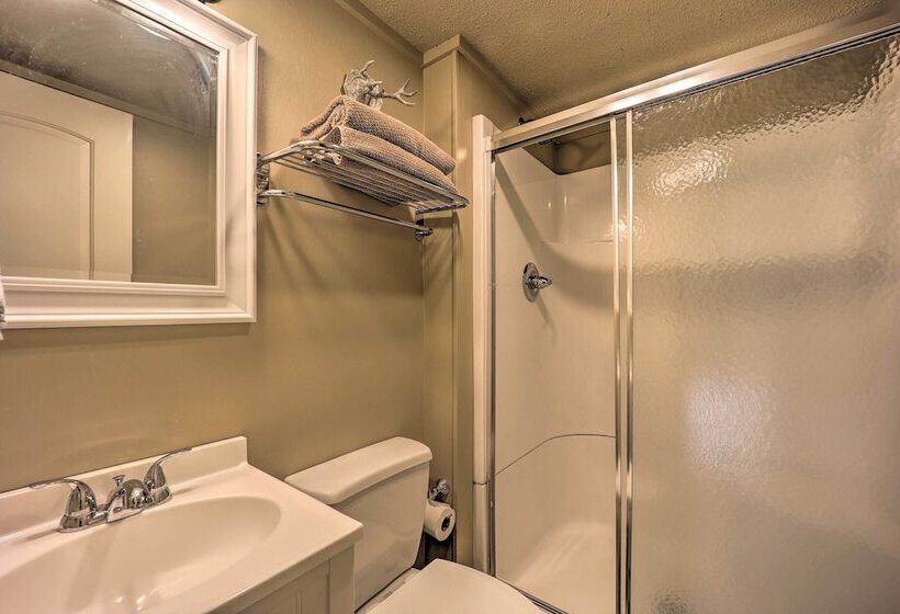 2 Decks, Mountain View: Beech Mountain Cabin!