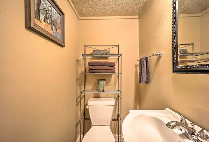 2 Decks, Mountain View: Beech Mountain Cabin!