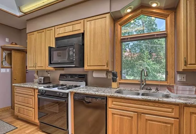 Bisbee Home < 1/2 Mi To Park & Tennis Courts!