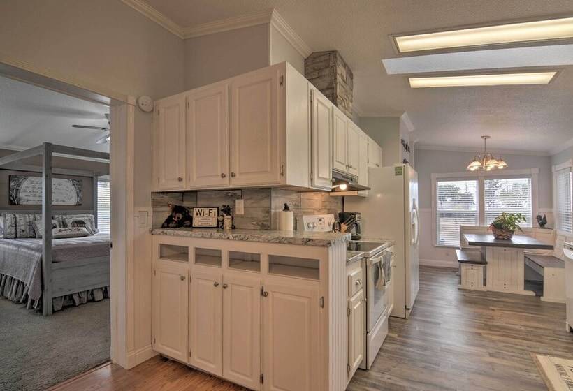 Bright & Beautiful Home, Explore Nat L Parks!