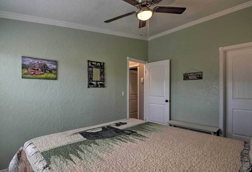 Bright & Beautiful Home, Explore Nat L Parks!