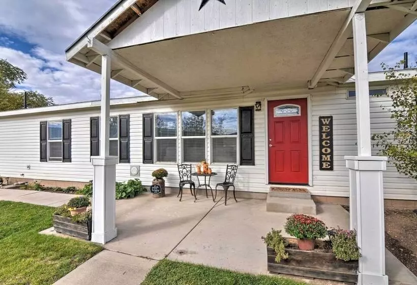 Bright & Beautiful Home, Explore Nat L Parks!