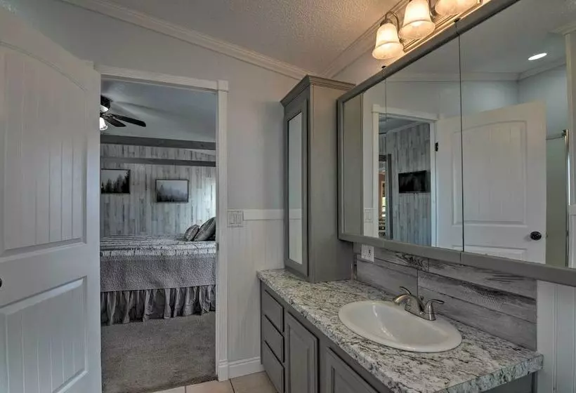 Bright & Beautiful Home, Explore Nat L Parks!