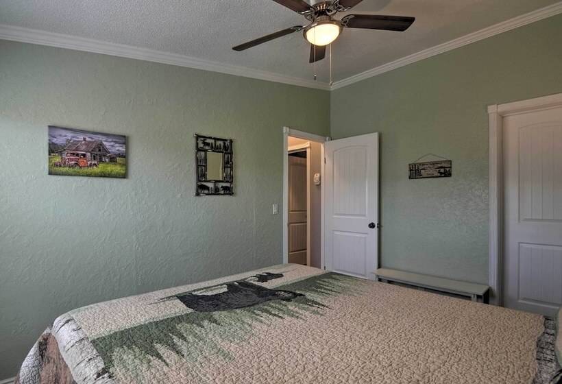 Bright & Beautiful Home, Explore Nat L Parks!