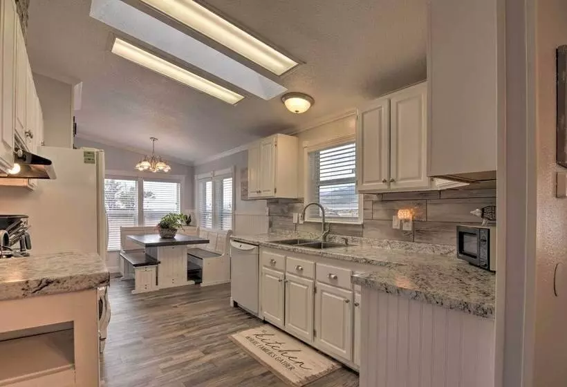 Bright & Beautiful Home, Explore Nat L Parks!