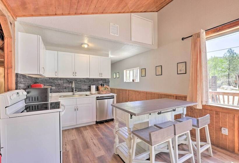 < 5 Mi To Ghost Town: Mtn View Crown King Retreat