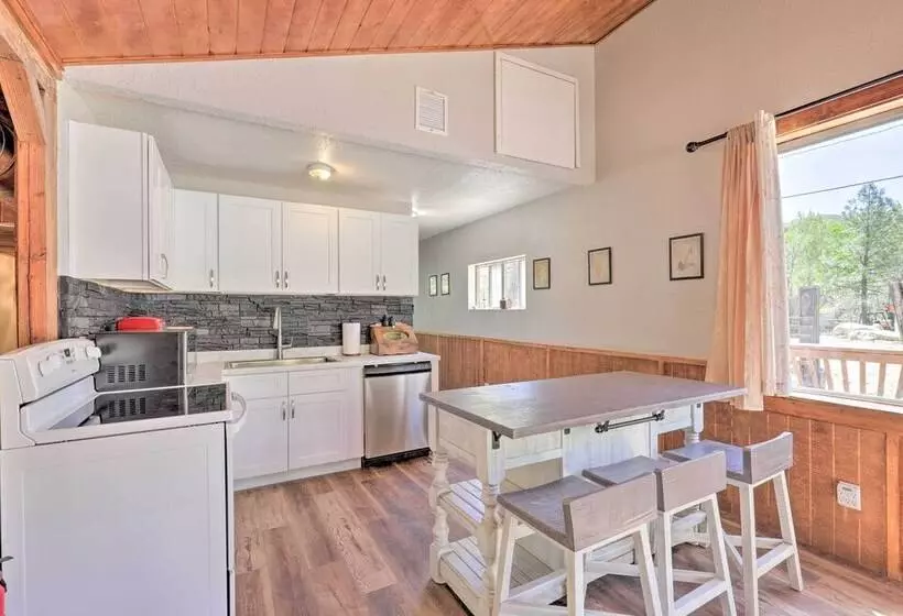 < 5 Mi To Ghost Town: Mtn View Crown King Retreat