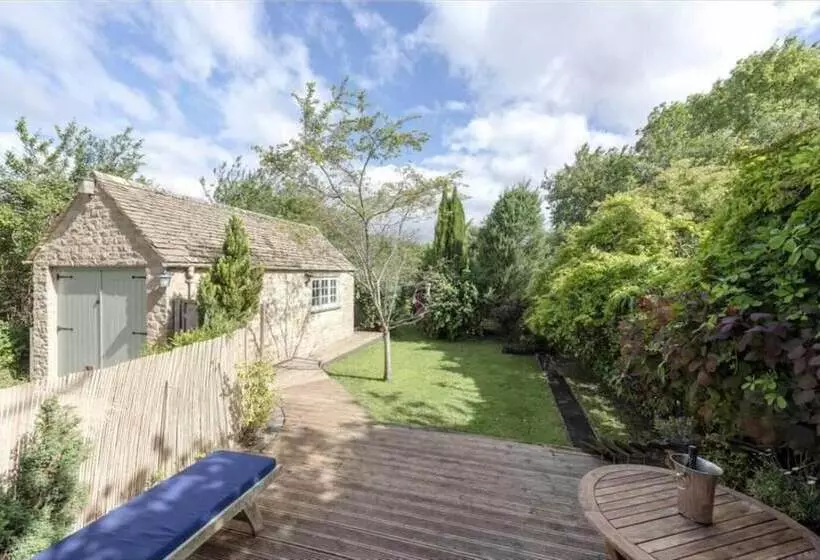 Charming 3 Bed Cottage Near Chipping Norton
