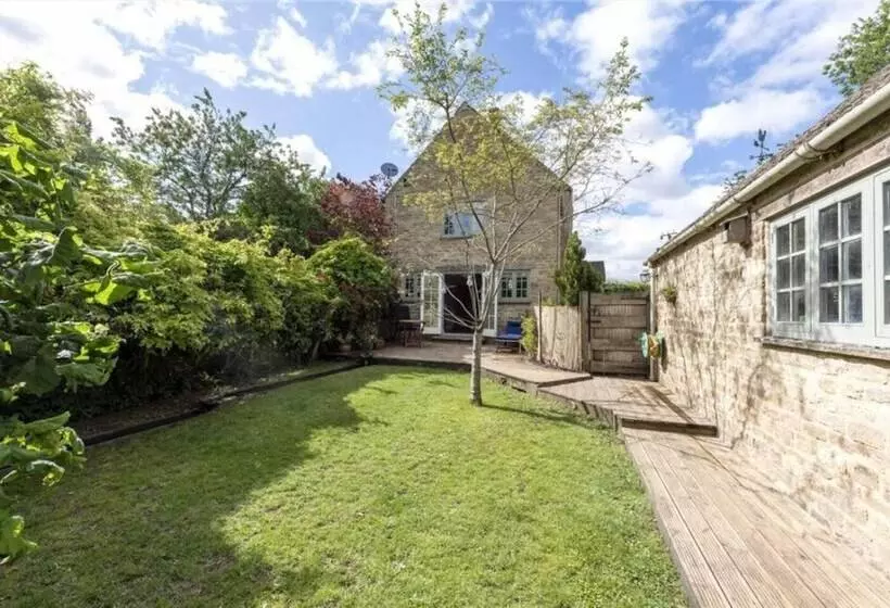 Charming 3 Bed Cottage Near Chipping Norton