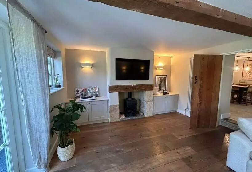 Charming 3 Bed Cottage Near Chipping Norton