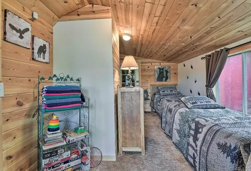 Charming Gladwin Family Cottage   Indian Lake