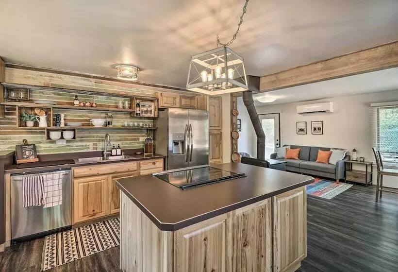 Cozy Abode W/ Views   15 Mi To Glacier Natl Park!
