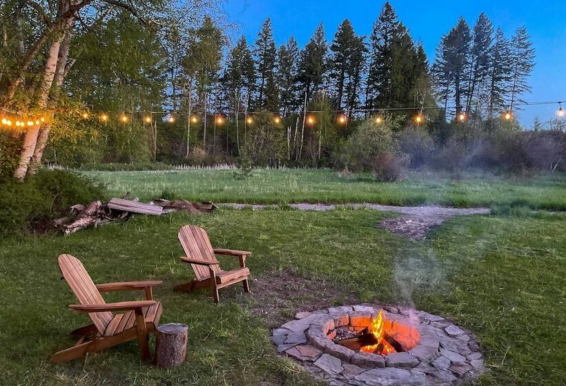 Cozy Abode W/ Views 15 Mi To Glacier Natl Park!