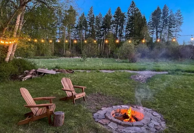 Cozy Abode W/ Views   15 Mi To Glacier Natl Park!