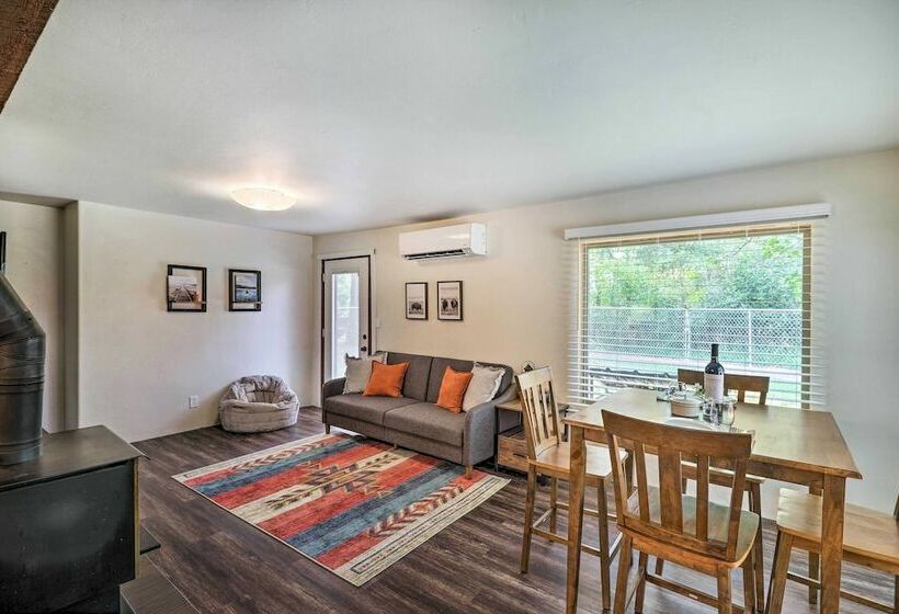 Cozy Abode W/ Views 15 Mi To Glacier Natl Park!