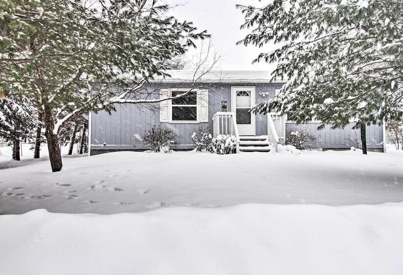 Cozy Crosby Cabin Near Serpent Lake + Main St