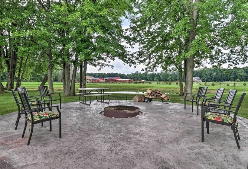 Cozy Haven Of Rest Home W/ Amish Country Views!