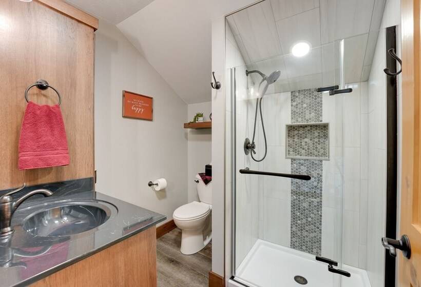 Cozy Haven Of Rest Home W/ Amish Country Views!