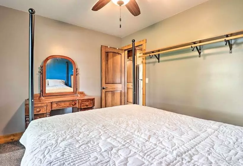 Cozy Haven Of Rest Home W/ Amish Country Views!