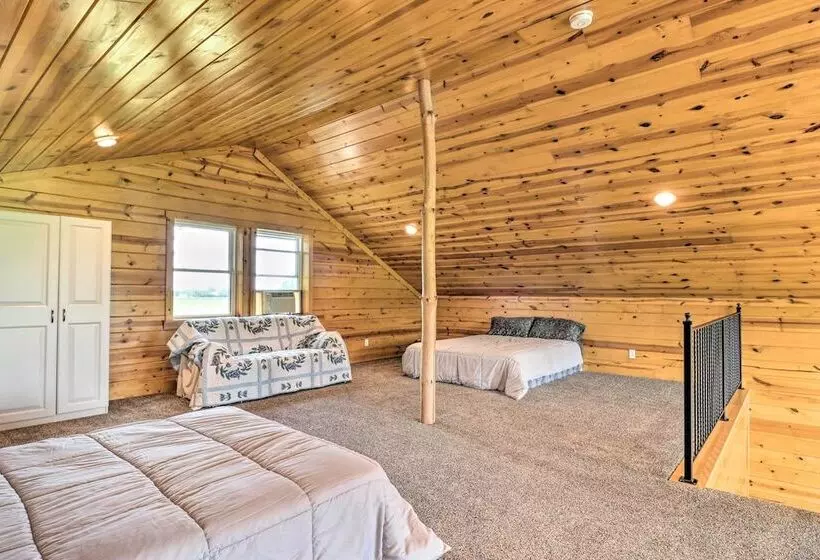 Cozy Haven Of Rest Home W/ Amish Country Views!
