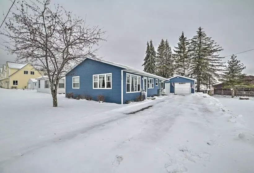 Cozy Houghton Lake Heights Cottage W/ Private Yard