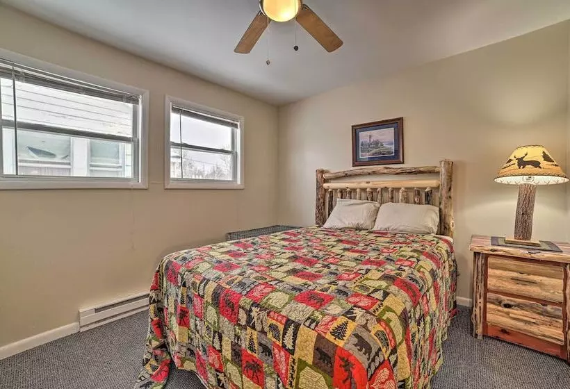 Cozy Houghton Lake Heights Cottage W/ Private Yard