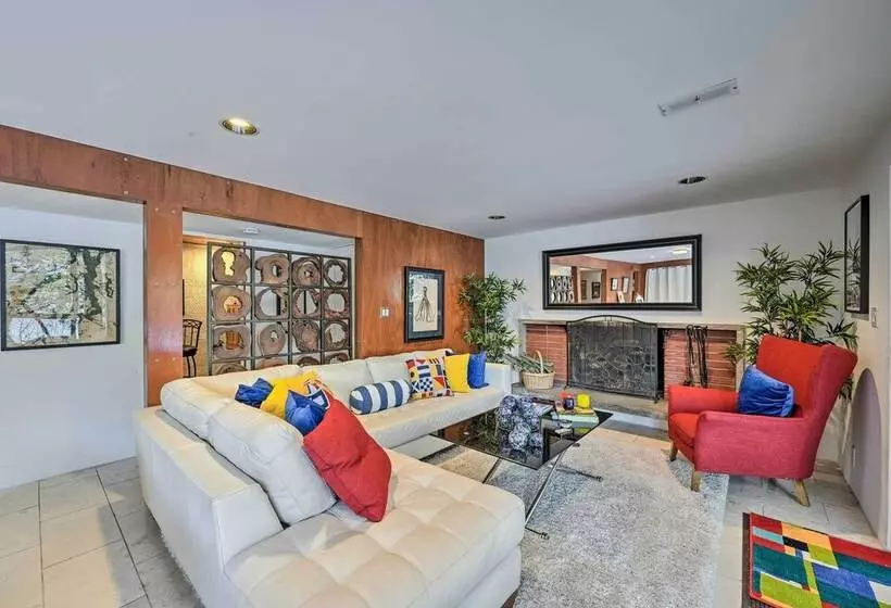 Edmonds Apartment With Private Wine Cellar!