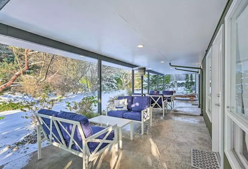 Edmonds Apartment With Private Wine Cellar!