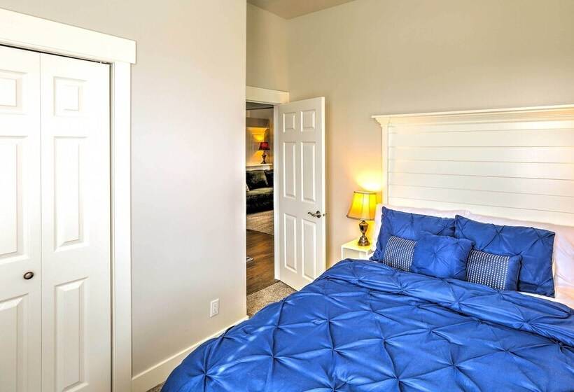 Elegant Smithfield Home W/ Views 6 Mi To Usu!