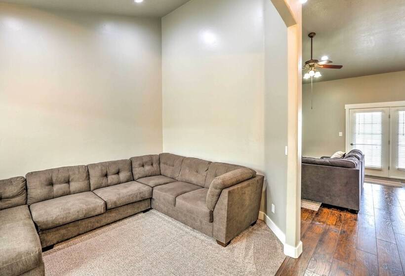 Elegant Smithfield Home W/ Views 6 Mi To Usu!