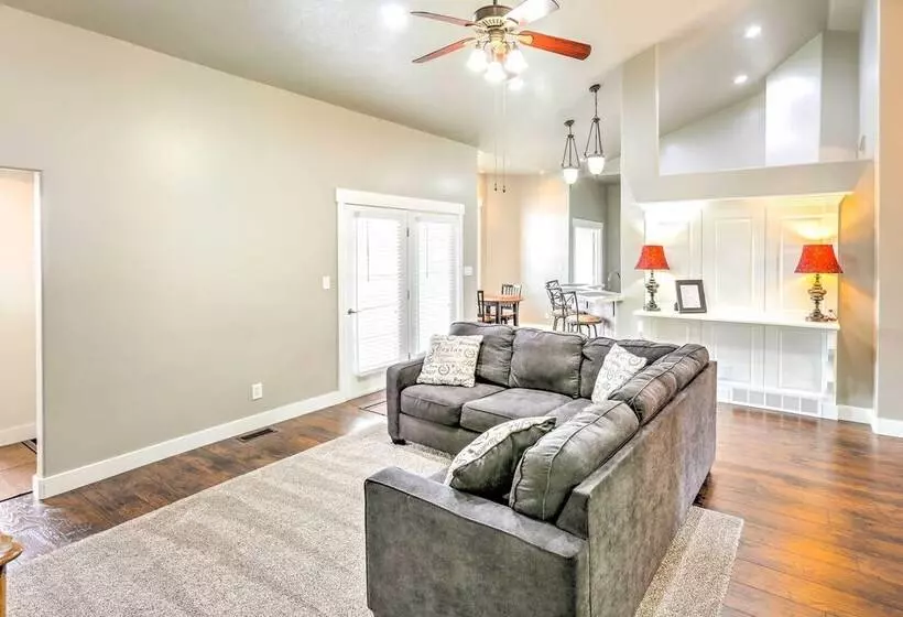 Elegant Smithfield Home W/ Views   6 Mi To Usu!