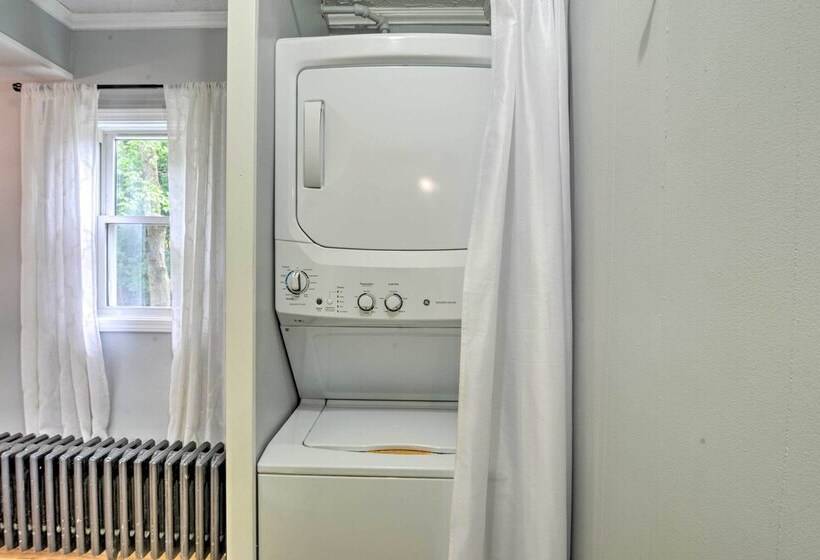 Enchanting Family House W/ Balcony < 3 Mi To Wvu!