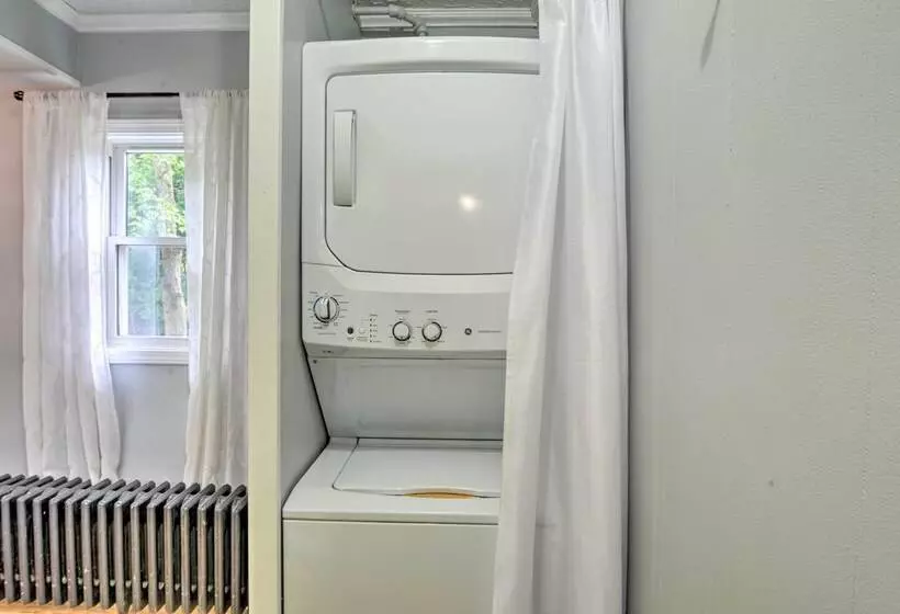 Enchanting Family House W/ Balcony < 3 Mi To Wvu!