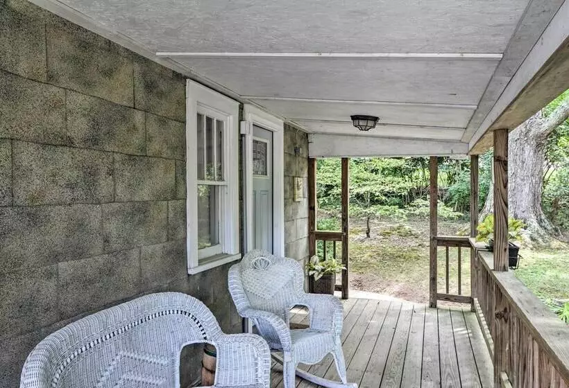 Enchanting Family House W/ Balcony < 3 Mi To Wvu!