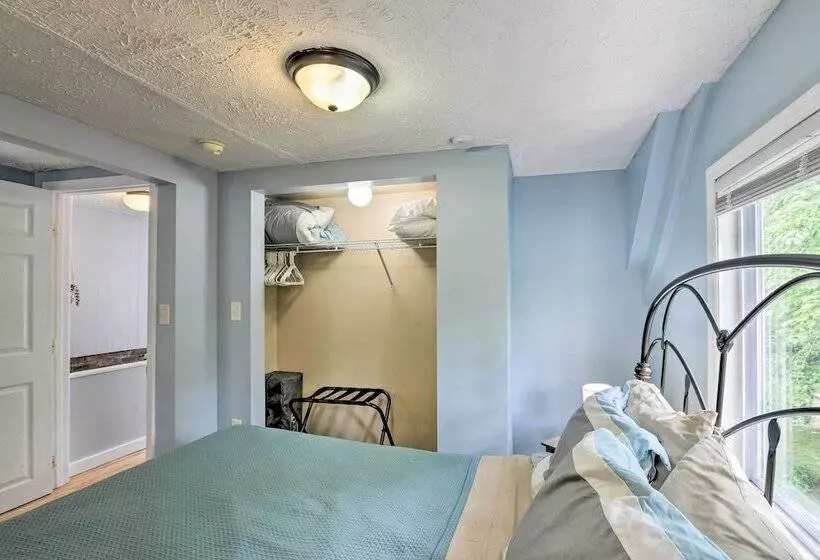 Enchanting Family House W/ Balcony < 3 Mi To Wvu!