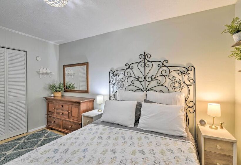 Enchanting Family House W/ Balcony < 3 Mi To Wvu!