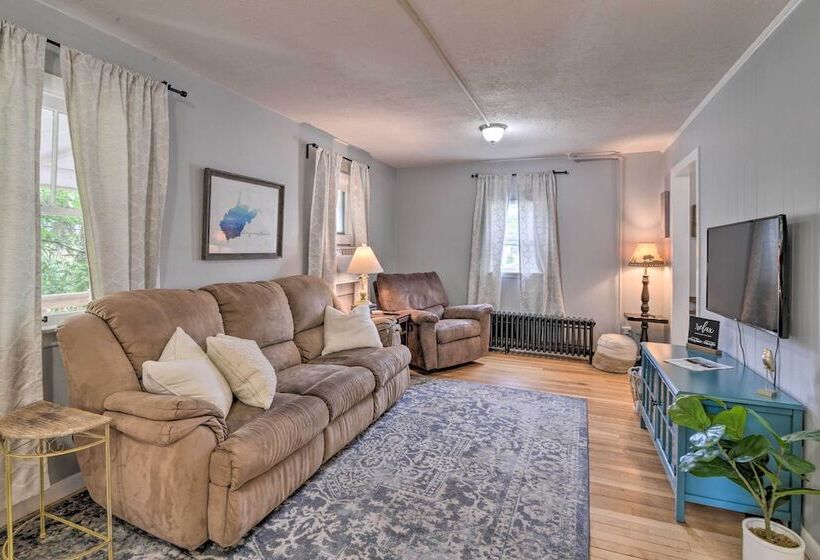 Enchanting Family House W/ Balcony < 3 Mi To Wvu!