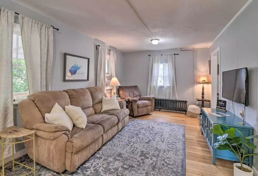 Enchanting Family House W/ Balcony < 3 Mi To Wvu!