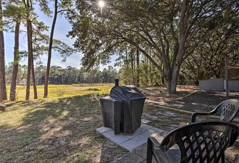 Family Florida Lake House: Private Screened Porch
