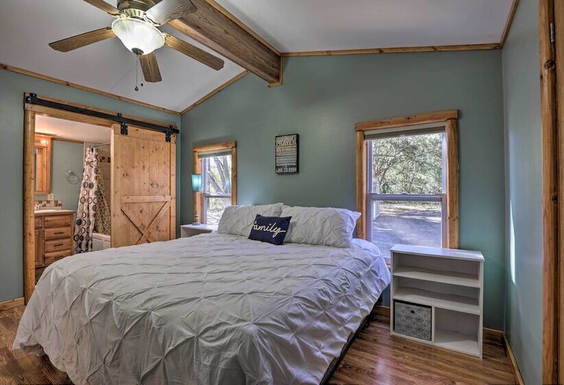 Family Florida Lake House: Private Screened Porch