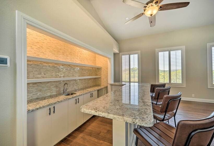 Helotes Hill Country Hideaway W/ 2 Decks!