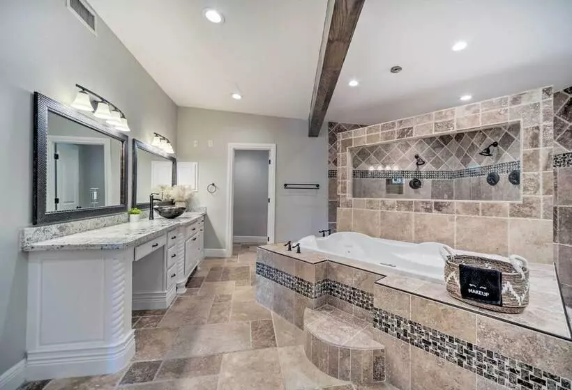 Helotes Hill Country Hideaway W/ 2 Decks!